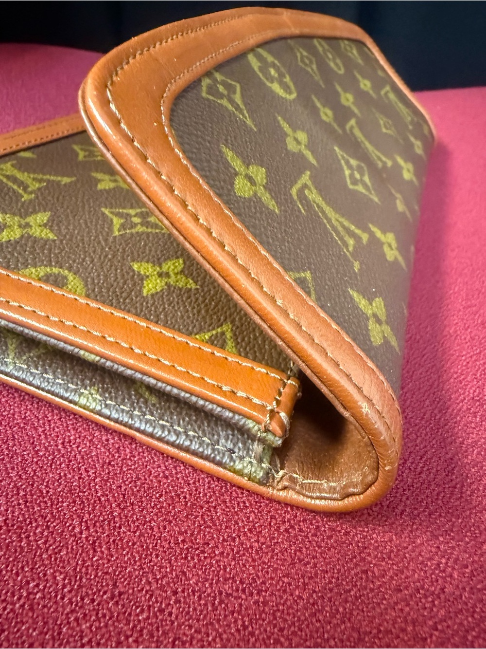 Authenticated Louis Vuitton Vintage Pochette Dame PM Clutch - Picture 12 of 16